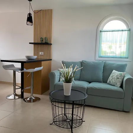 Juangy's In Adelfas Golf Del Sur * سان ميغيل ذي أبونا